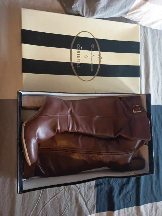 Botas altas marrones talla 39