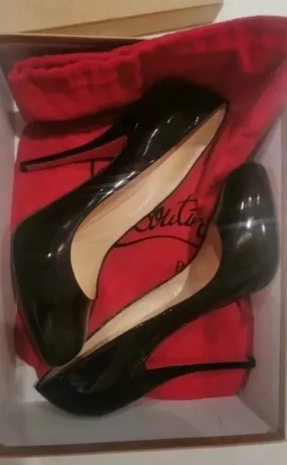 Louboutins FETICHA Negro Charol Talla 39