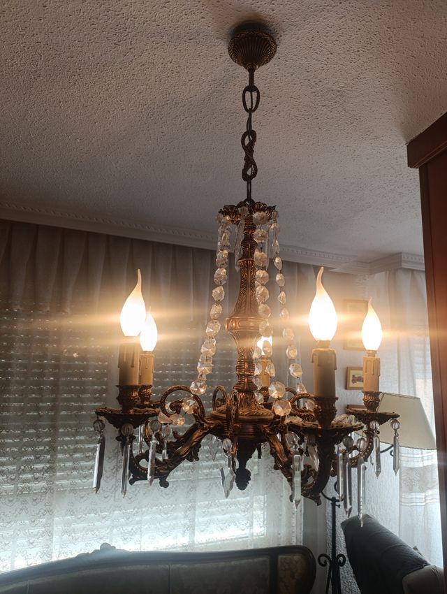 Lámpara de techo antigua dorada