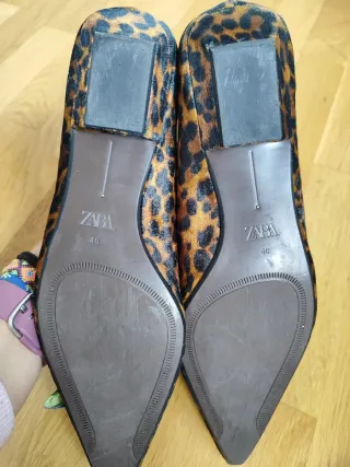 Zapatos Zara punta animal print