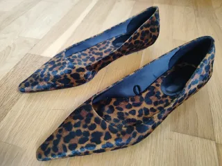 Zapatos Zara punta animal print