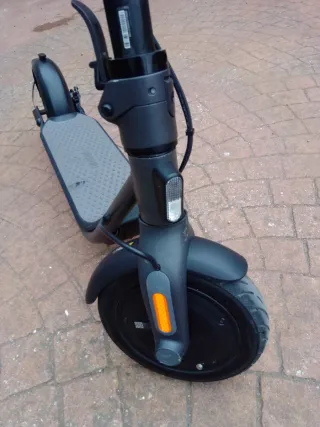 Patinete Eléctrico Ninebot F25.  Semi nuevo 