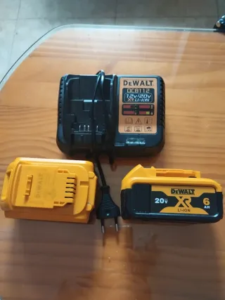 Radial más Cargador y 2 Baterías DeWalt 12V/20V