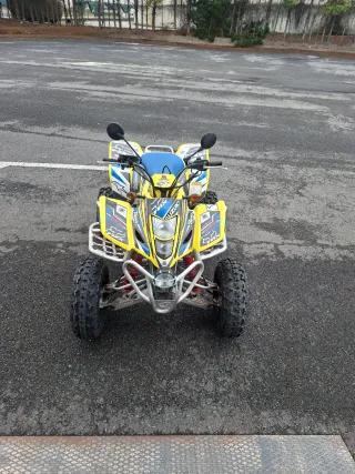 Suzuki LTZ400 con ITV