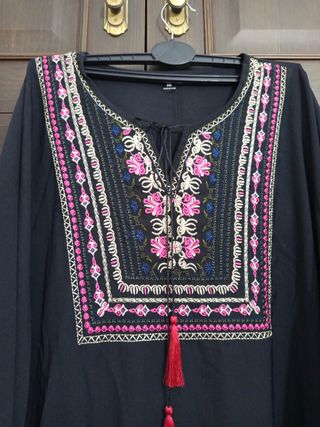Vestido negro bordado talla única