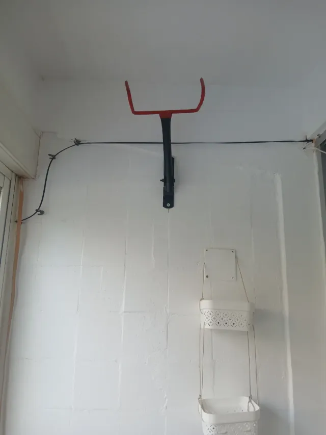 Soporte Pared Bicicleta Rojo y Negro