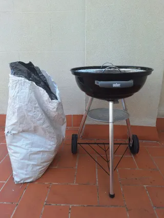 Barbacoa Weber y carbón en regalo 