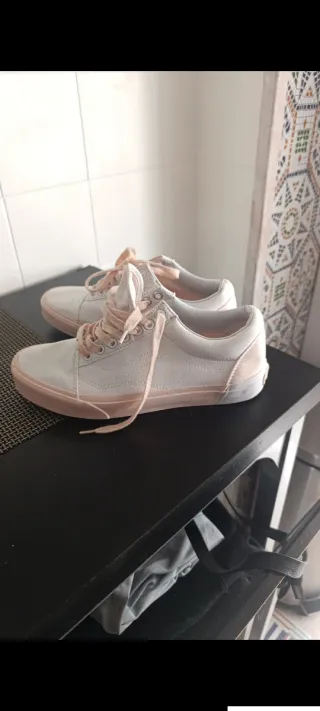 Zapatillas Vans Blancas y Rosas