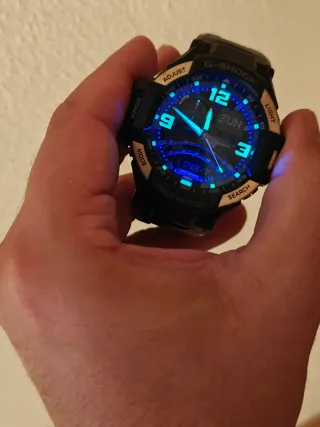 Reloj Casio G-Shock Negro y Dorado