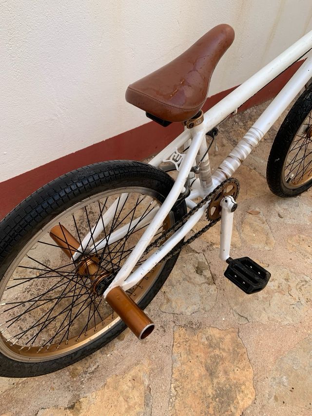 Bicicleta BMX Blanca