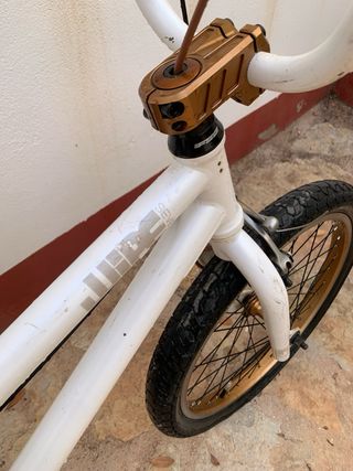 Bicicleta BMX Blanca