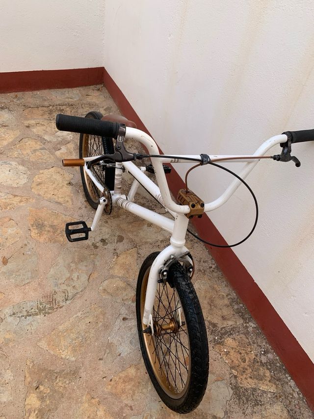 Bicicleta BMX Blanca