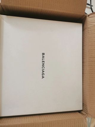 Zapatos de tacón Balenciaga negros y rojos