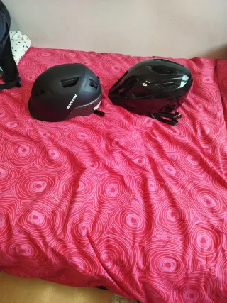 Cascos de bicicleta negros