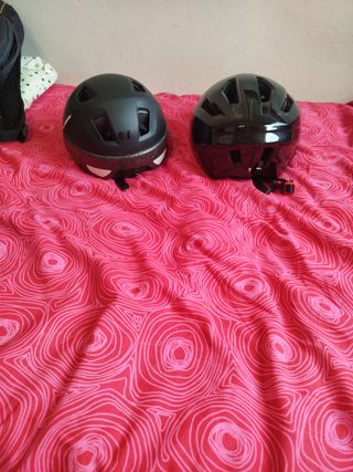 Cascos de bicicleta negros