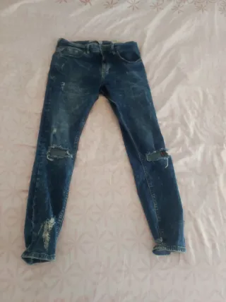 Vaqueros Azules Rotos