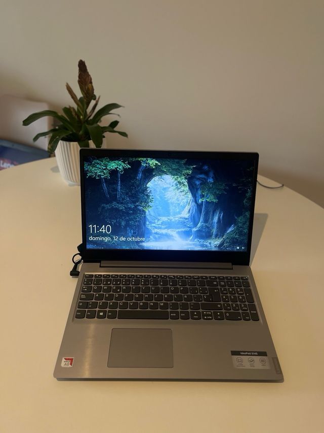 Portátil Lenovo IdeaPad Gris