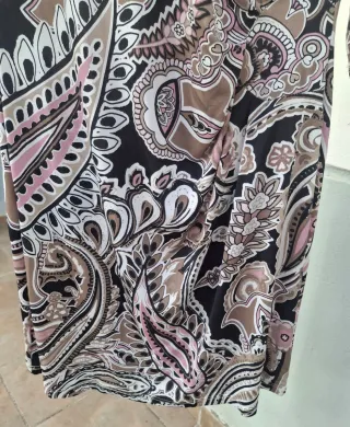 Vestido  estampado paisley T L. Medidas en descrip