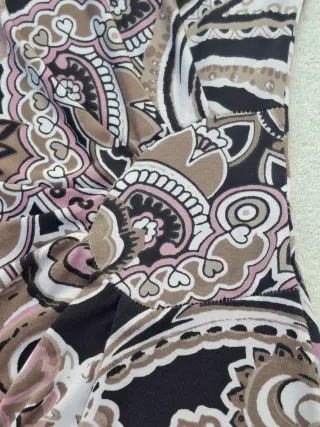 Vestido  estampado paisley T L. Medidas en descrip