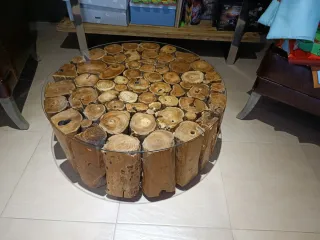 Mesa de centro rústica de madera con  cristal