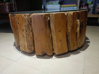 Mesa de centro rústica de madera con  cristal