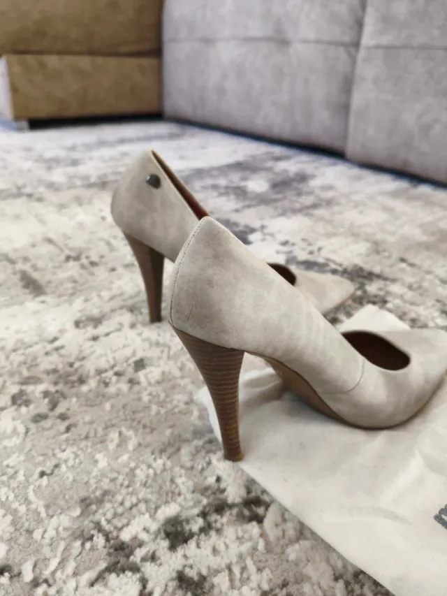 Zapatos de tacón Mustang beige/gris