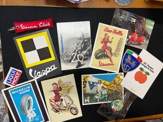 Lotto Vespa: Adesivi, Portachiavi e Spilla lotto 6