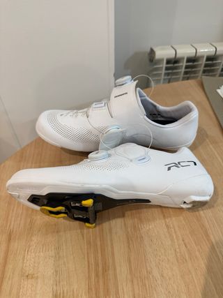 Shimano RC7 Blancas Talla 44 + Calas Amarillas