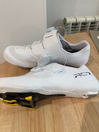 Shimano RC7 Blancas Talla 44 + Calas Amarillas