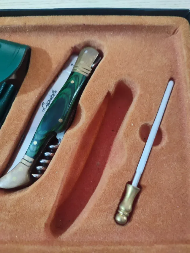 Estuche Laguiole con accesorios