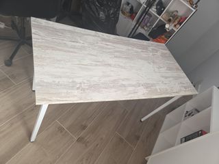 Mesa de escritorio o apoyo madera y metal