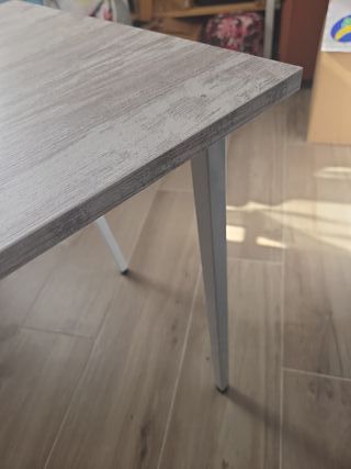 Mesa de escritorio o apoyo madera y metal