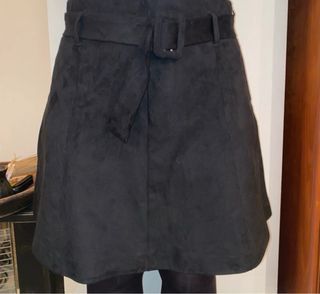 Lote Ropa Otoño: Body Encaje + Faldas