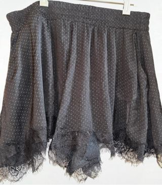 Lote Ropa Otoño: Body Encaje + Faldas