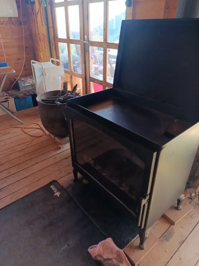 ESTUFA.RUSTICA DE LEÑA PANADERO MOD. PROVENCE