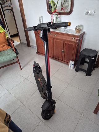  Patinete Eléctrico Red Bull Racing. Nuevo.