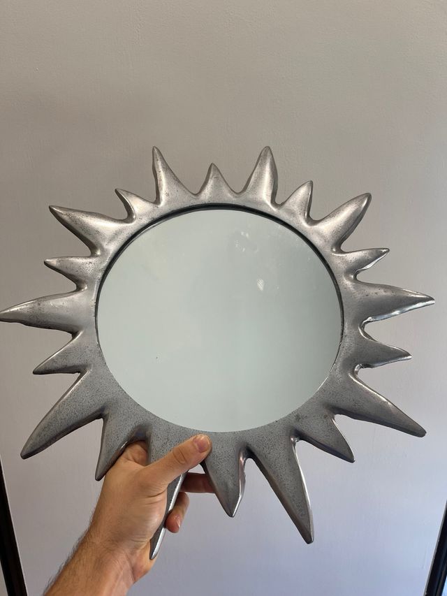 Espejo con forma de sol