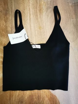 Top corto negro Stradivarius Talla M