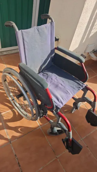 Silla de ruedas plegable