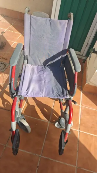 Silla de ruedas plegable