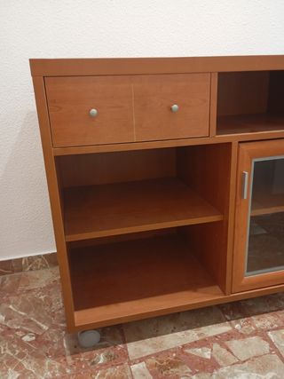Mesa TV madera con ruedas y cristal