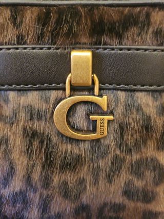 Bolso Guess estampado leopardo