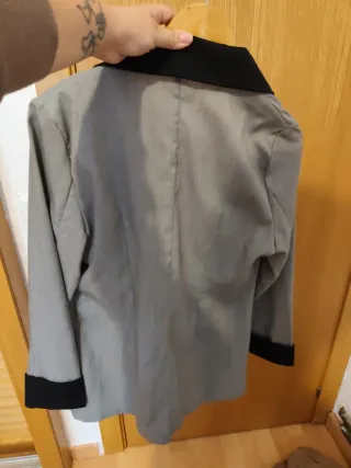 Americana mujer gris y negro