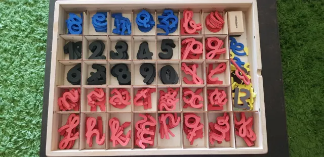 Caja Montessori Imantada y Pizarra