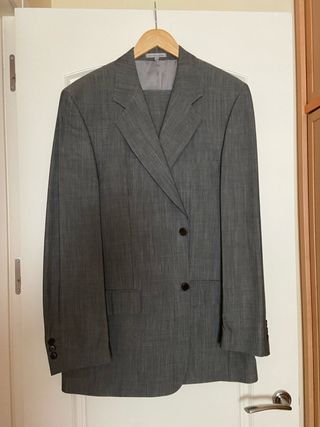 Traje de hombre gris