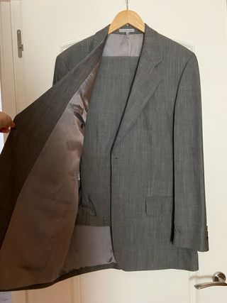 Traje de hombre gris