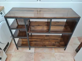 Mesa cocina estilo industrial de madera y metal.