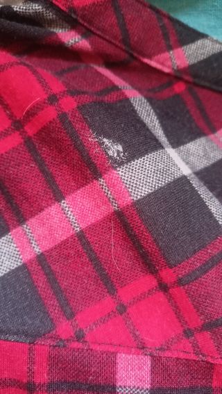 Camisa a cuadros roja y negra talla 46