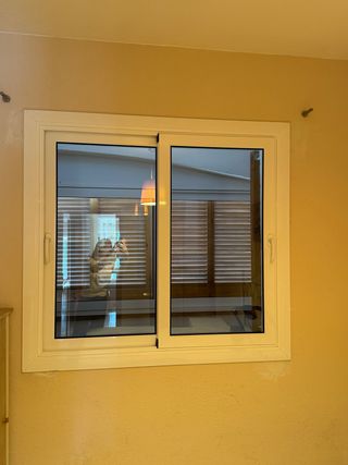 Ventana corredera aluminio PVC blanca