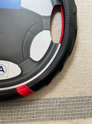 Funda Volante Norauto Base Negra y Roja